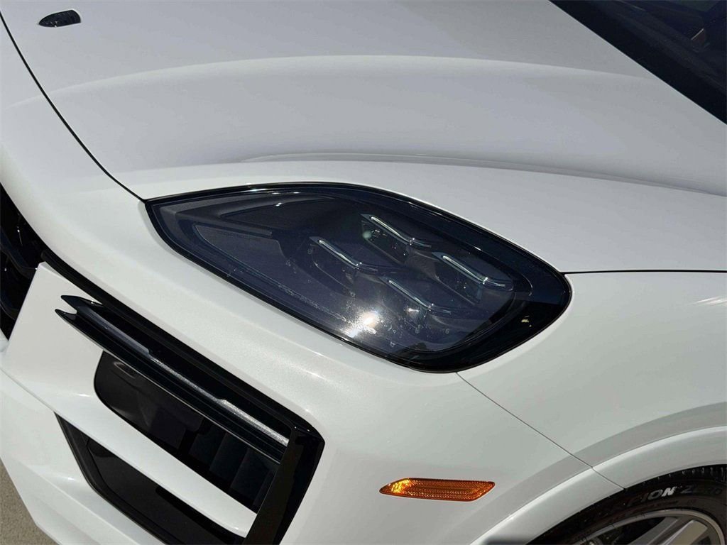 New 2026 Porsche Cayenne Turbo image 11