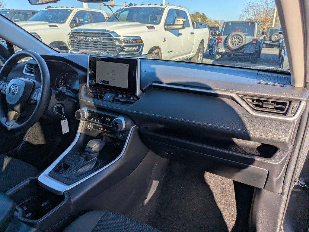 Used 2025 Toyota RAV4 LE image 18