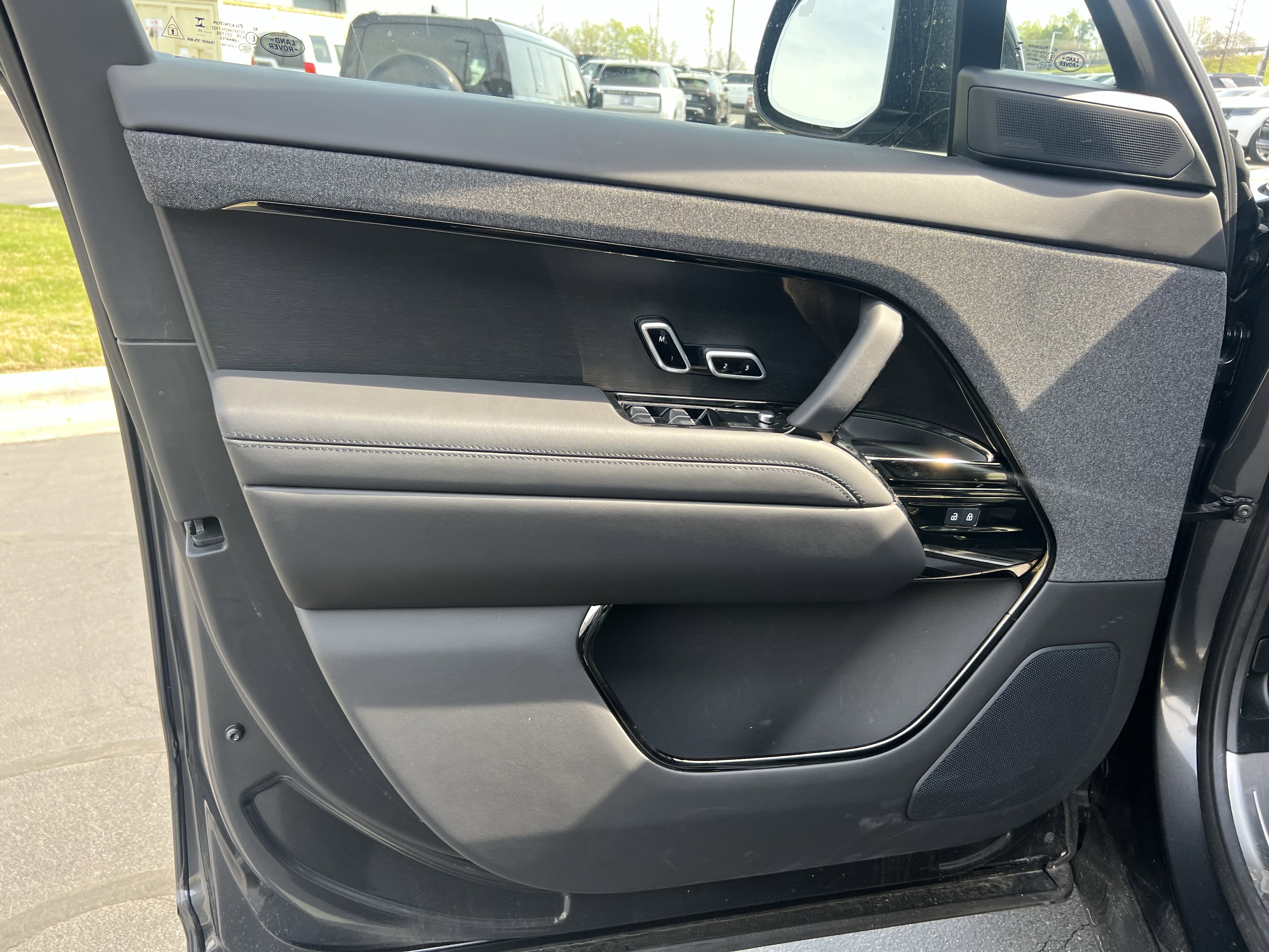 Certified 2025 Land Rover Range Rover Sport Autobiography image 17