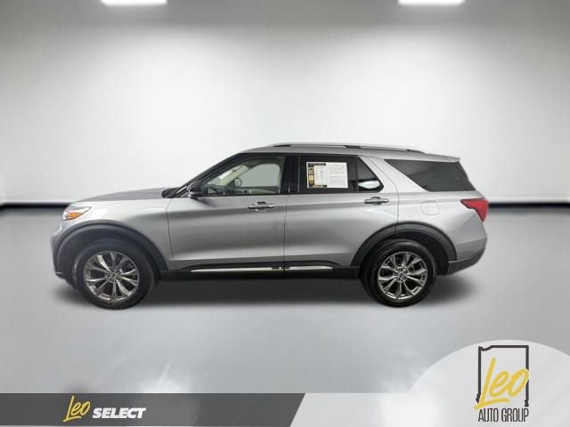 Used 2022 Ford Explorer Limited w/ Equipment Group 301A AWD/4WD image 2