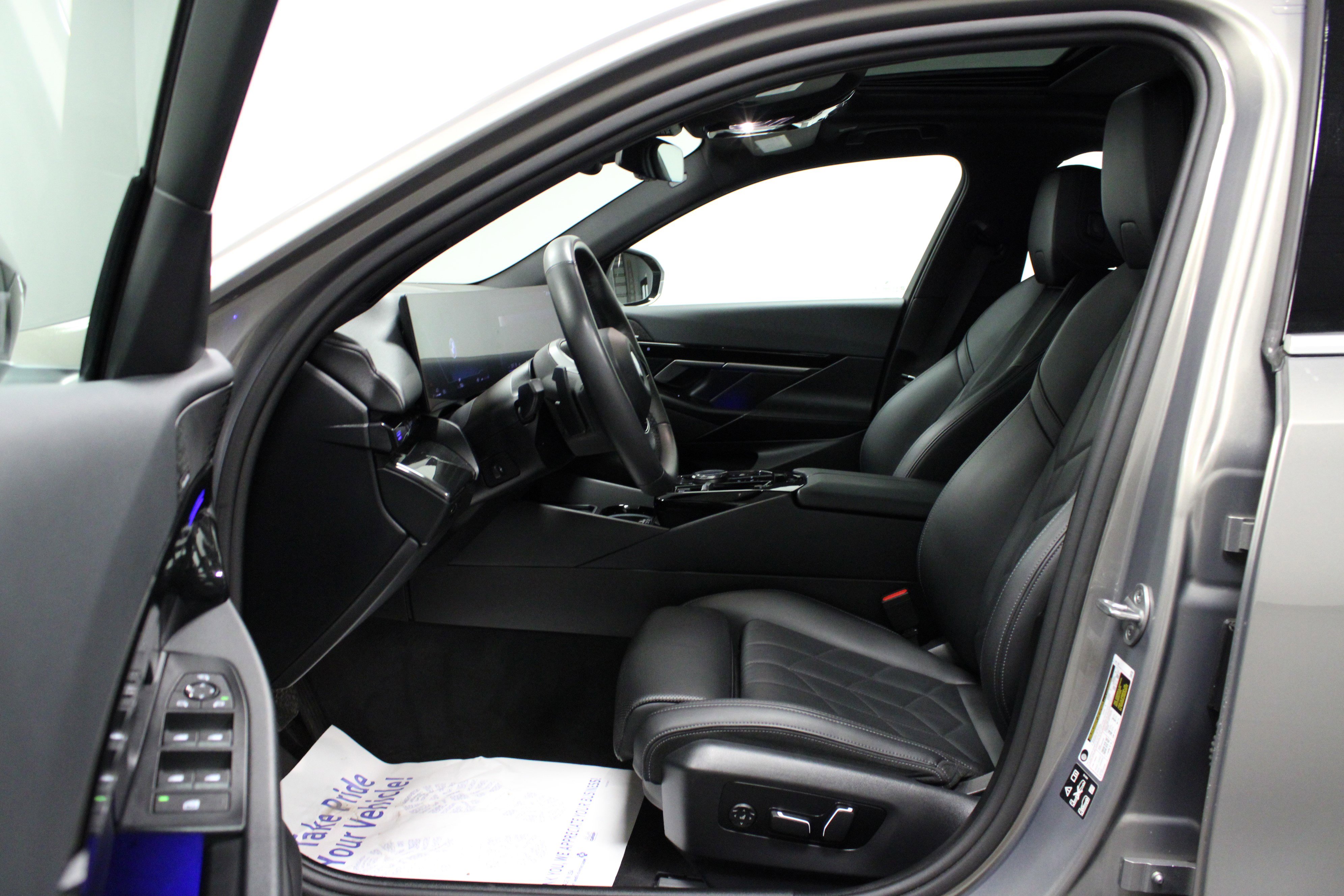 Used 2024 BMW 530i xDrive image 12