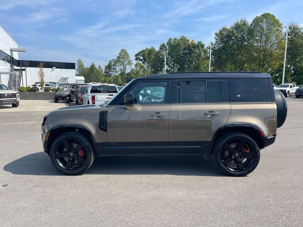 Used 2024 Land Rover Defender 110 X image 2