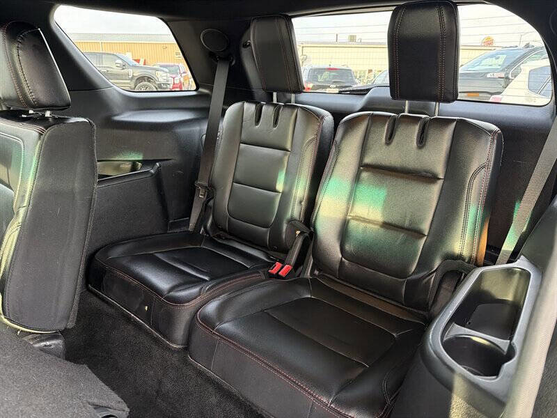 Used 2017 Ford Explorer Sport w/ Equipment Group 401A image 18