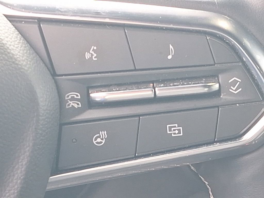 Used 2025 Chevrolet Traverse LT image 41