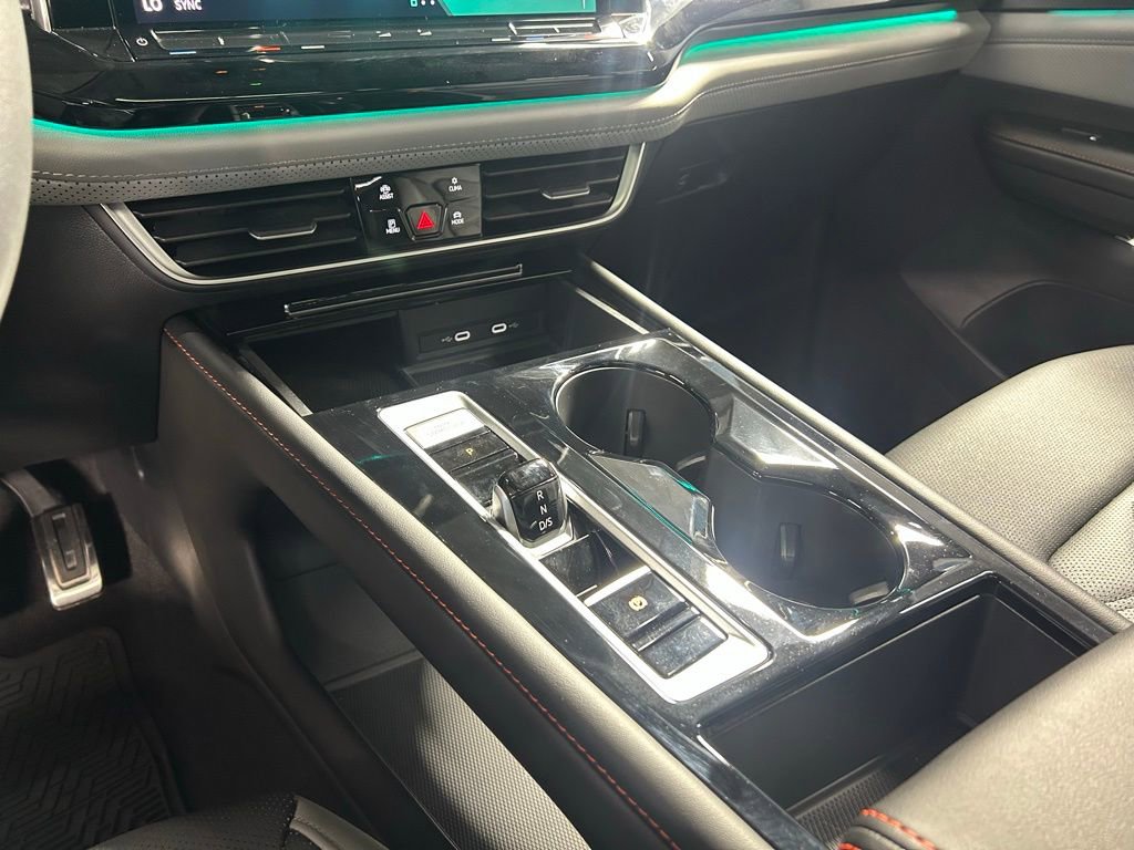 Used 2024 Volkswagen Atlas Peak Edition SE image 28