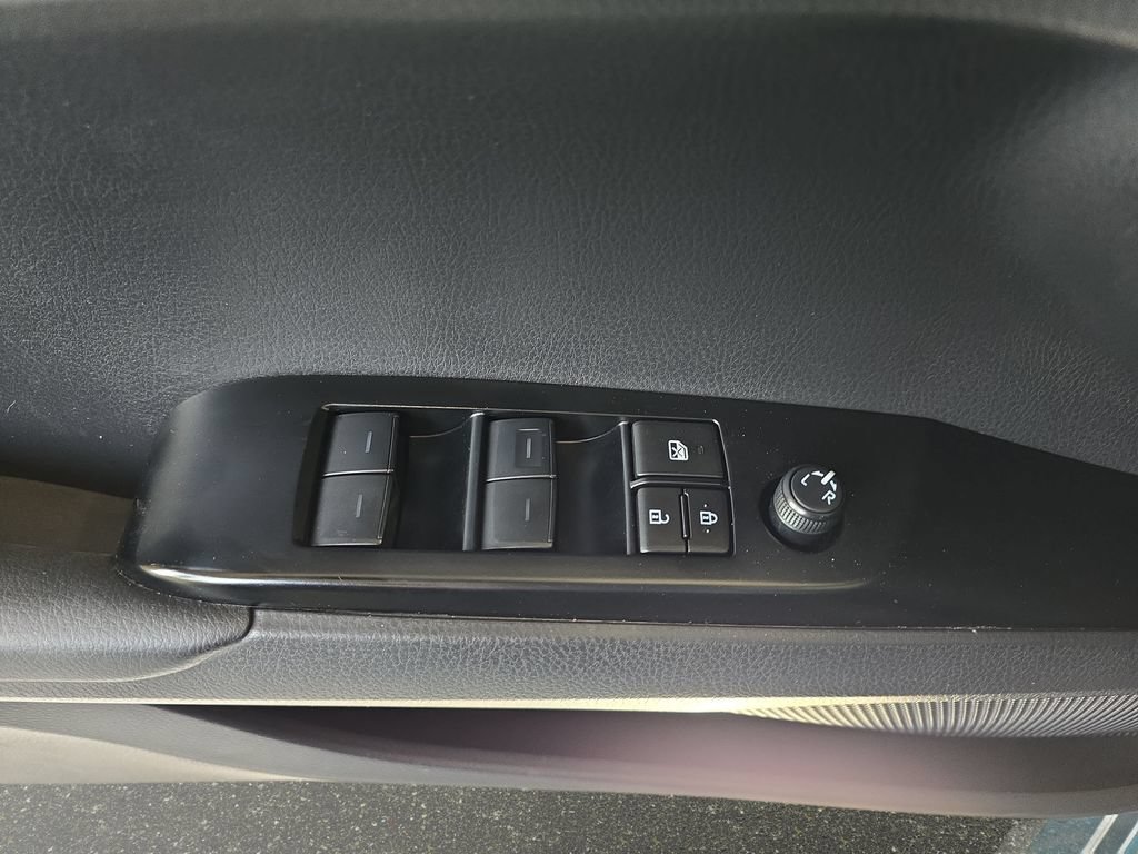 Used 2025 Toyota Camry SE w/ Convenience Package AWD/4WD image 28