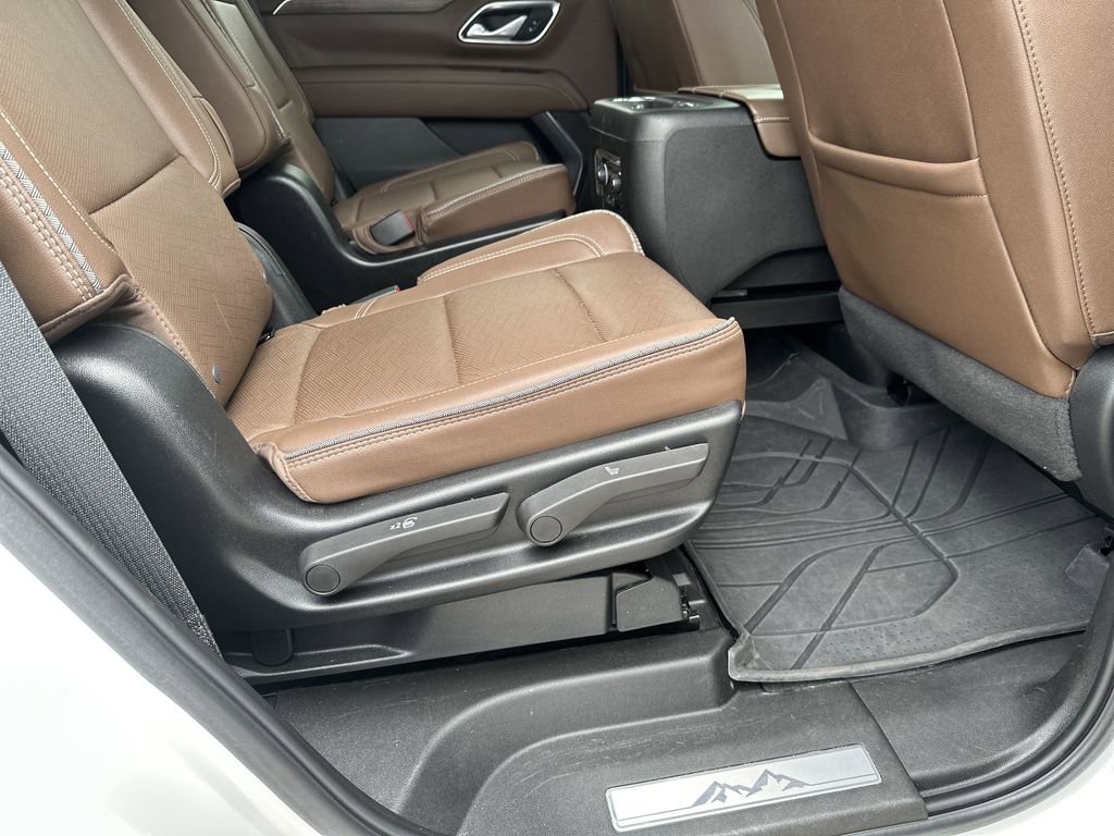 Certified 2024 Chevrolet Tahoe High Country AWD/4WD image 39