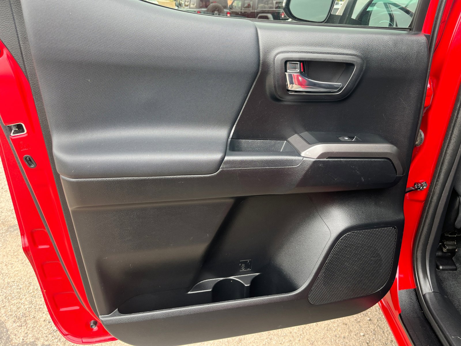Used 2021 Toyota Tacoma TRD Sport AWD/4WD image 16