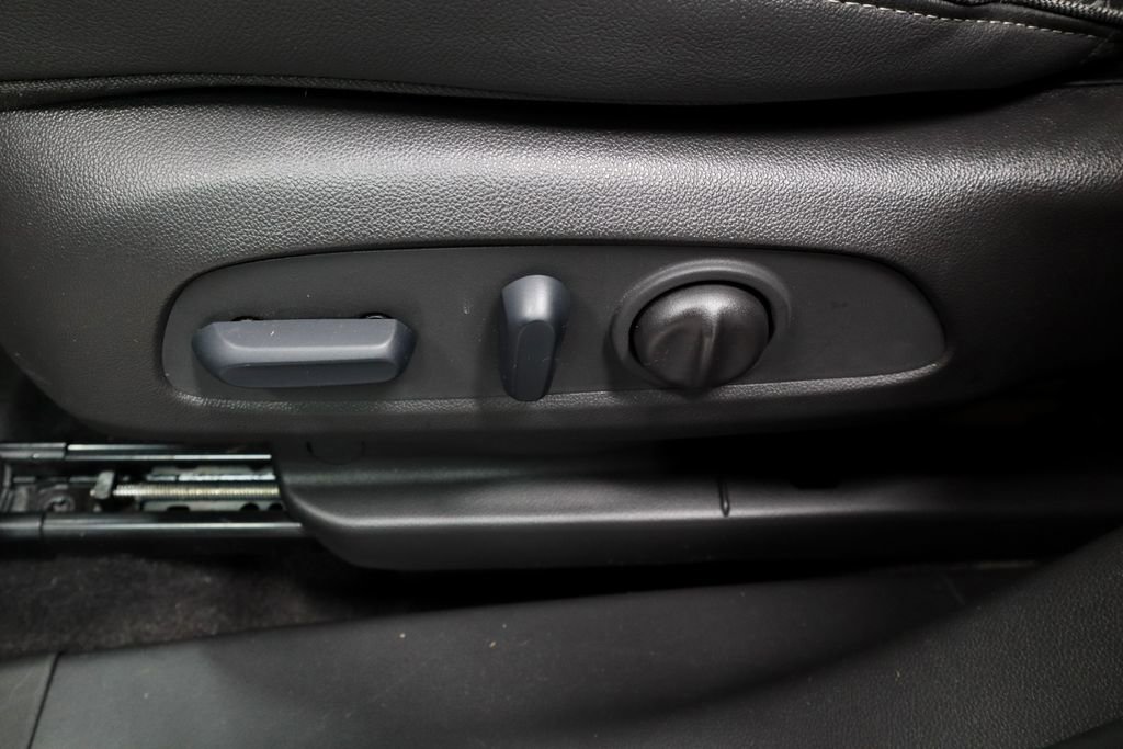Used 2023 Buick Encore GX Essence w/ Experience Buick Package AWD/4WD image 24