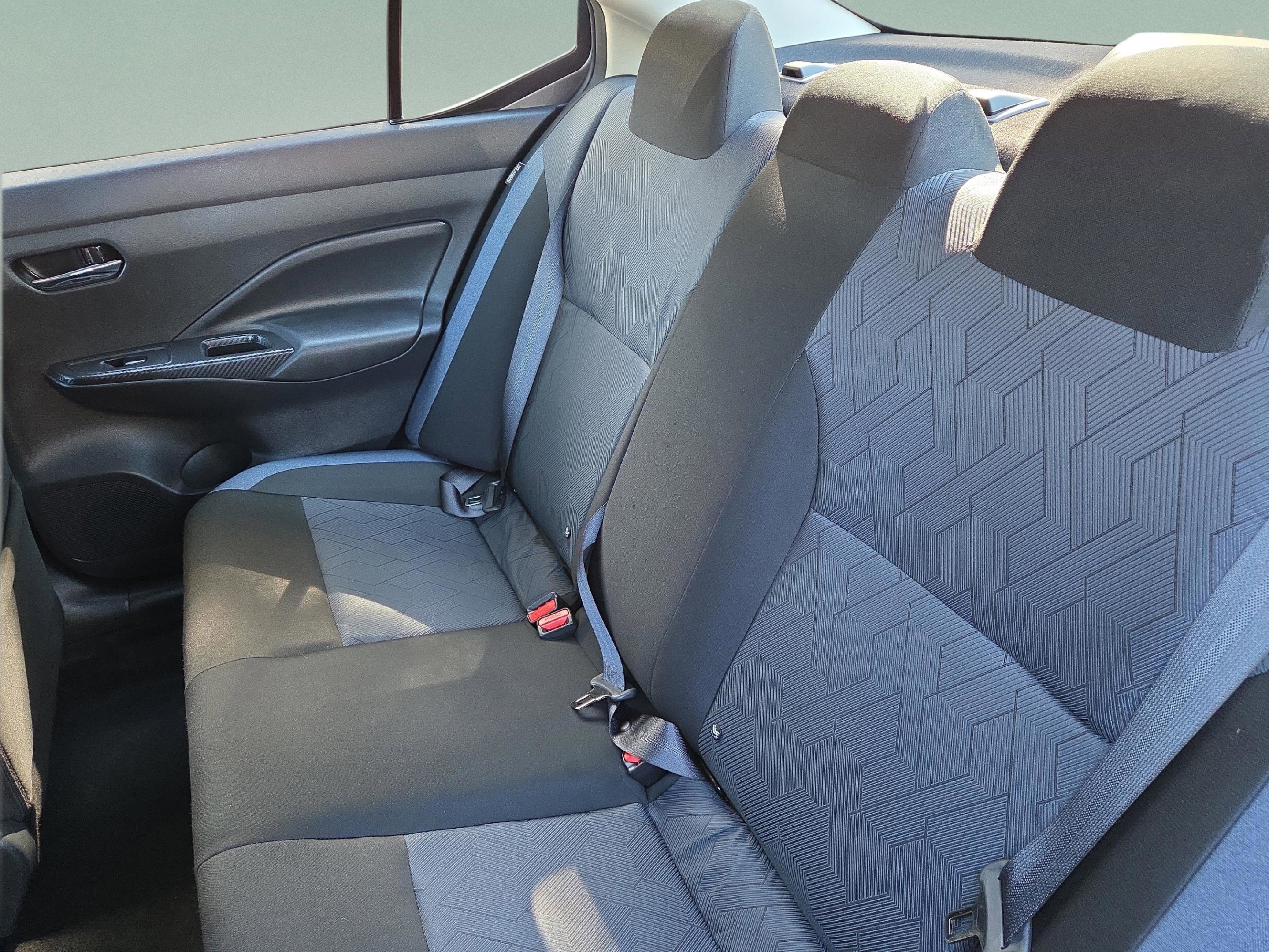 Used 2025 Nissan Versa SV image 27