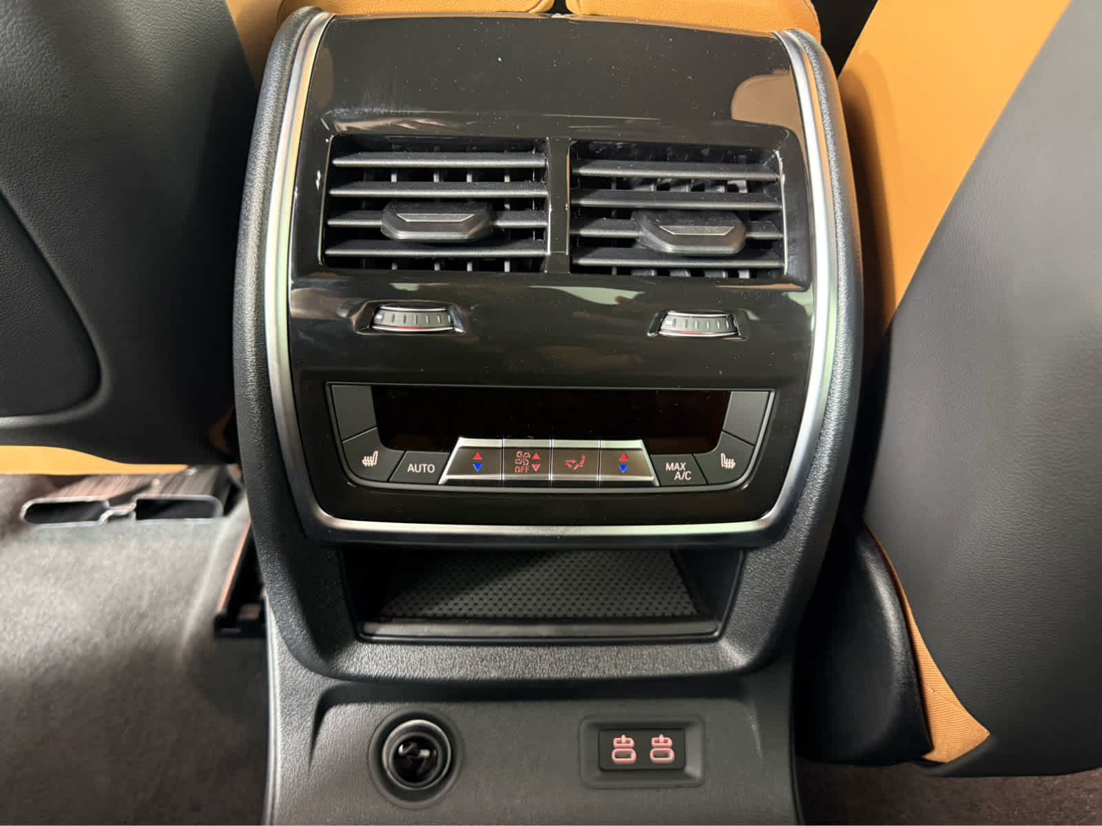 New 2027 BMW X7 xDrive40i w/ M Sport Package AWD/4WD image 15