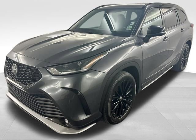 Used 2023 Toyota Highlander XSE FWD image 4