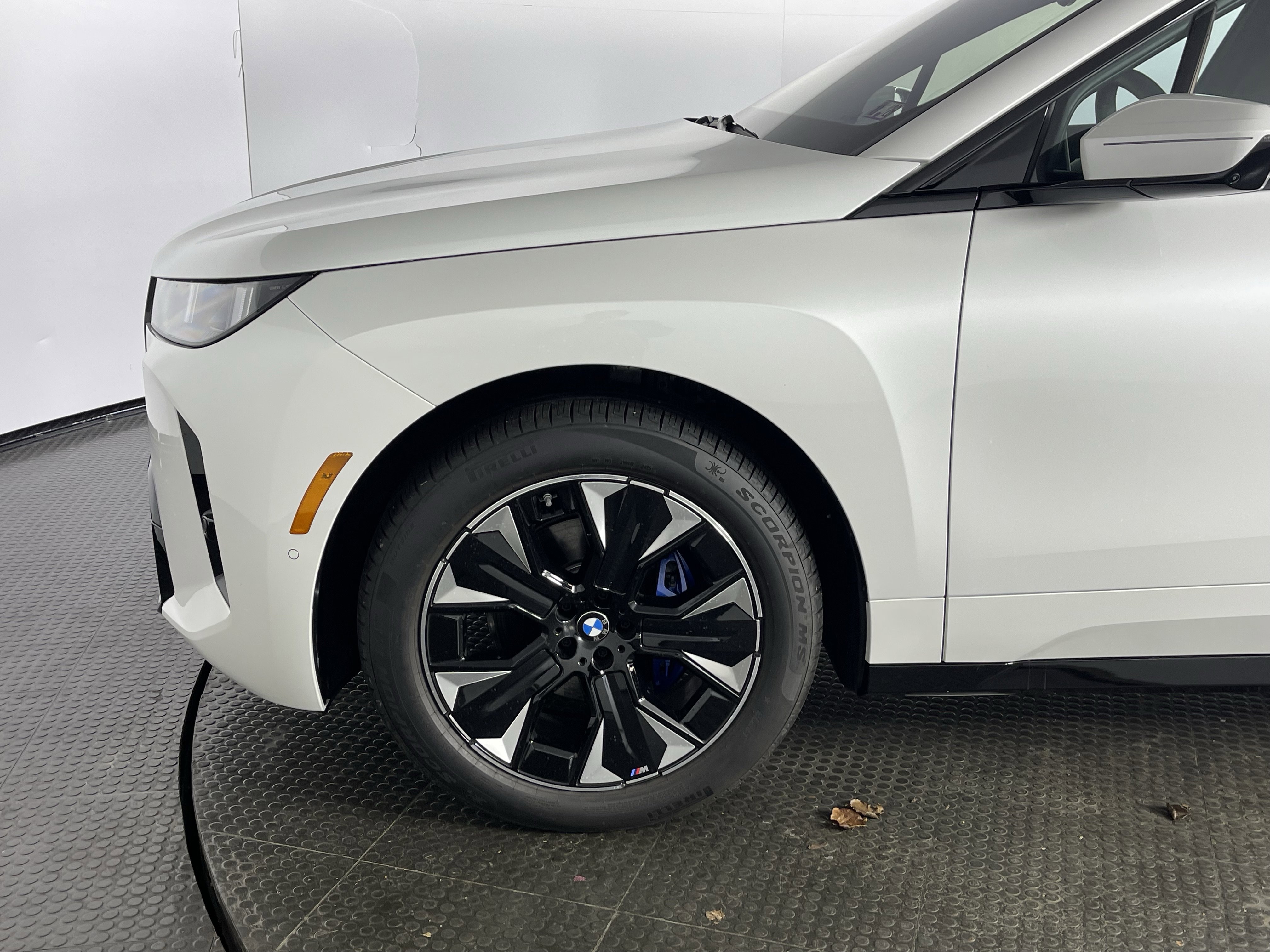 Used 2026 BMW iX xDrive60 w/ M Sport Package image 4