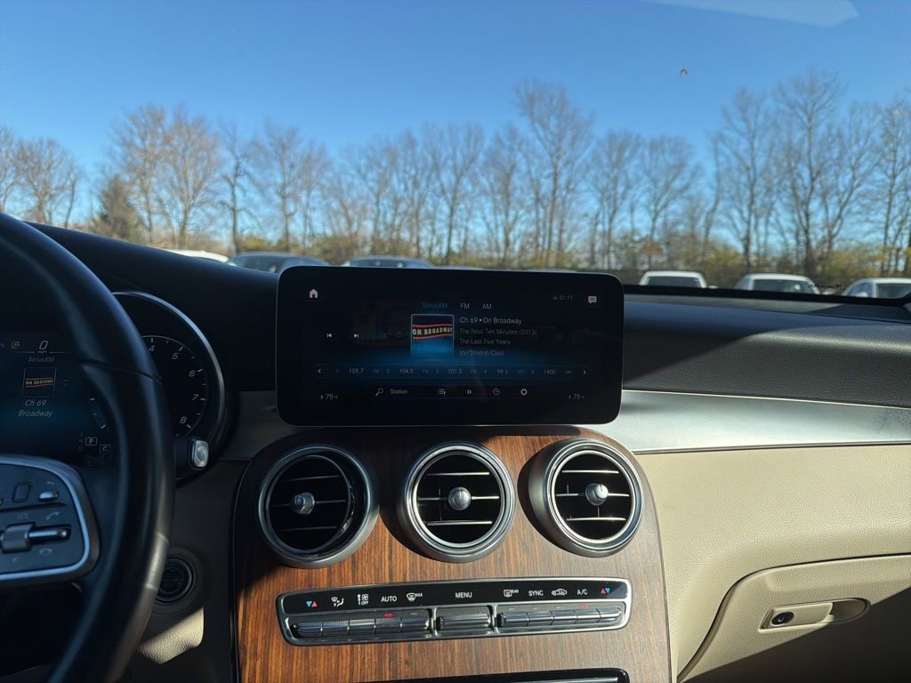 Used 2022 Mercedes-Benz GLC 300 4MATIC image 15