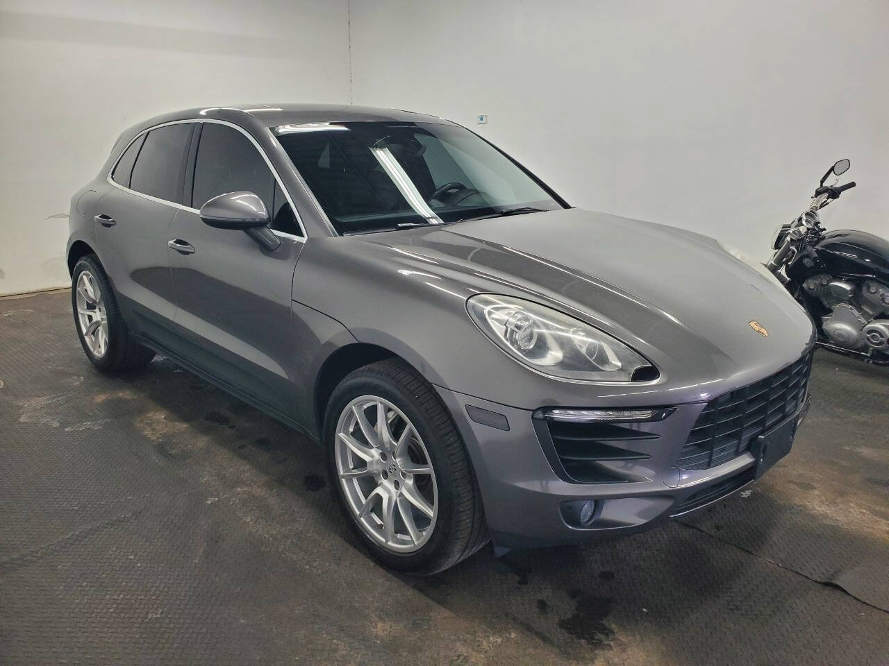 Used 2016 Porsche Macan S w/ Infotainment Package AWD/4WD image 3