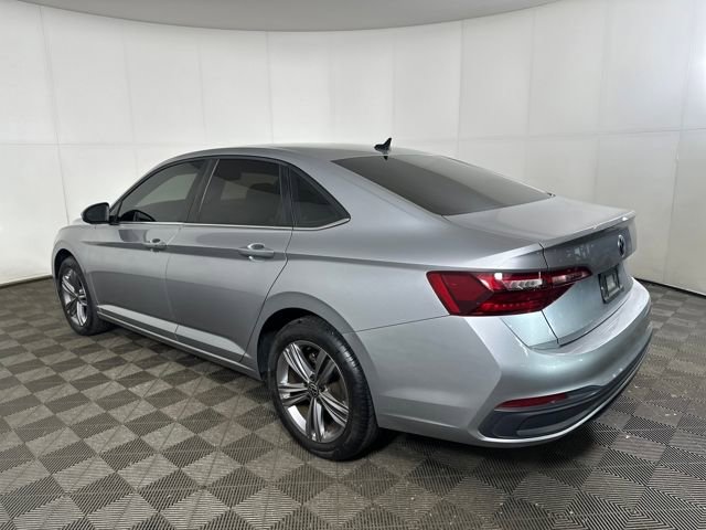 Used 2022 Volkswagen Jetta SE image 5