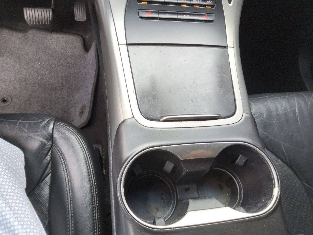 Used 2017 Lincoln MKX Select w/ Select Plus Package FWD image 16