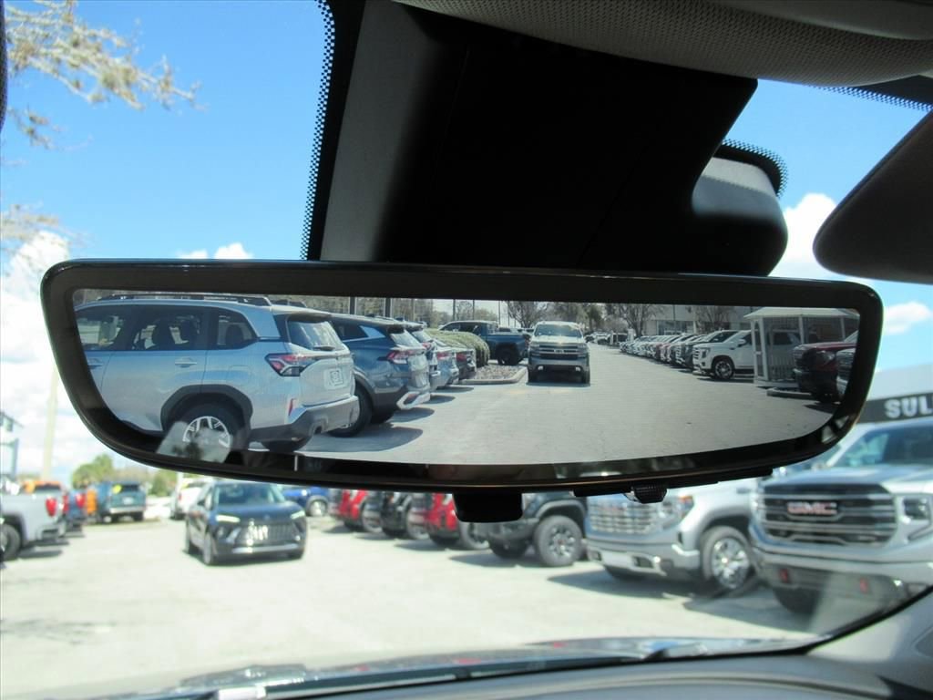 Used 2025 Buick Encore GX Avenir w/ Avenir Technology Package image 26