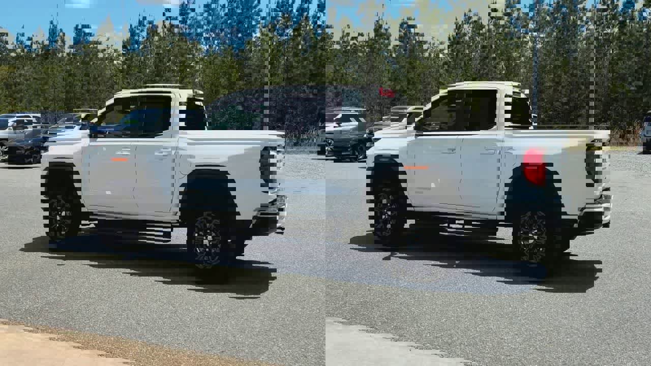 Used 2024 GMC Canyon Elevation w/ Trailering Package image 6