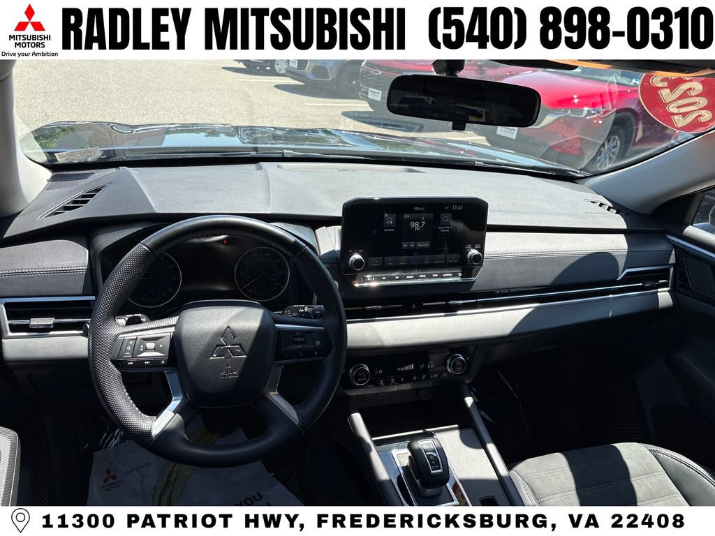 Used 2023 Mitsubishi Outlander SE AWD/4WD image 17