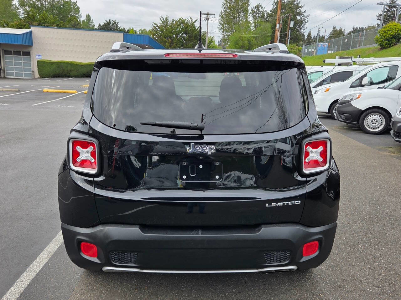 Used 2016 Jeep Renegade Limited FWD image 6