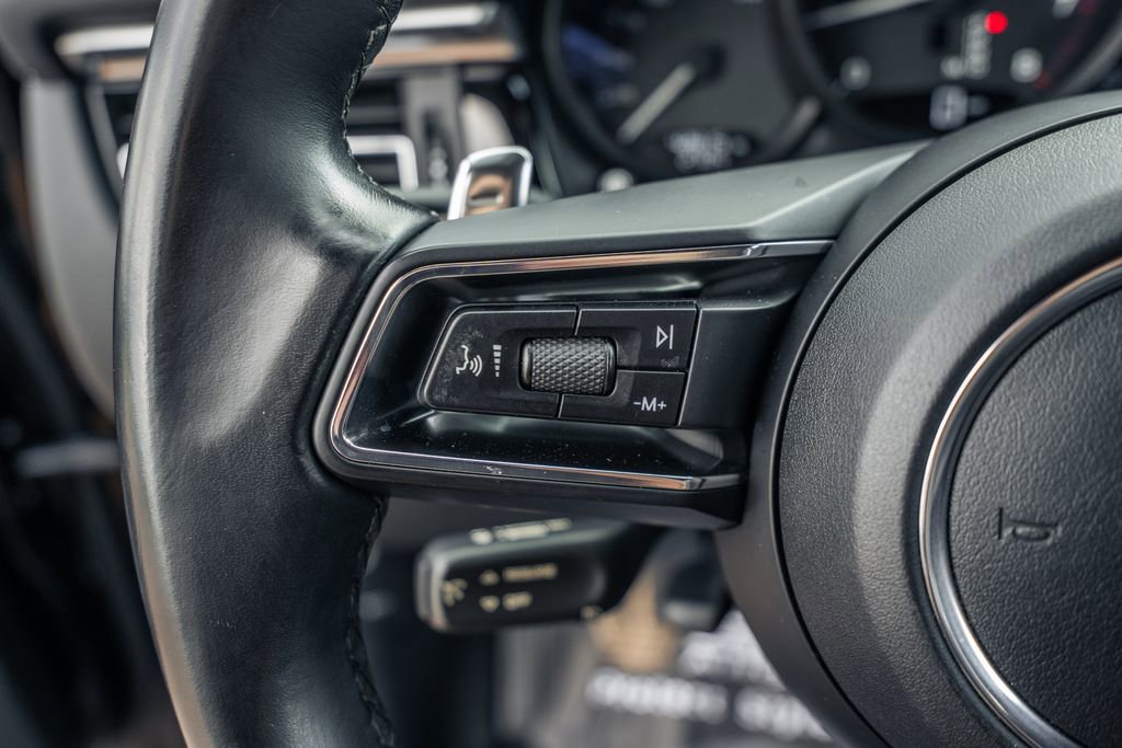 Used 2022 Porsche Macan image 24