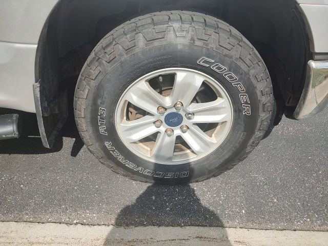 Used 2015 Ford F150 XLT w/ Trailer Tow Package image 9