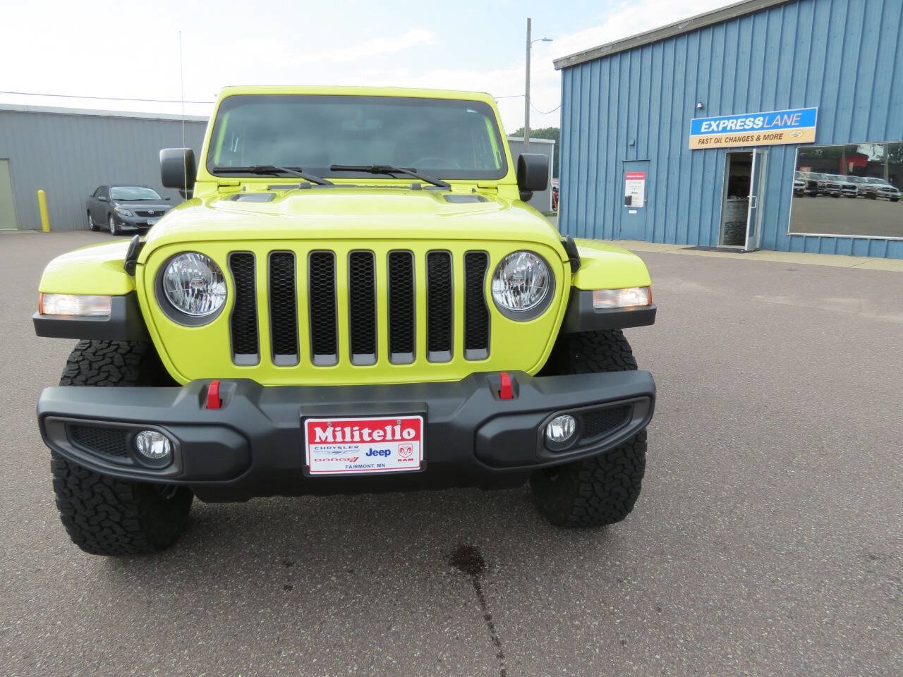 Used 2023 Jeep Wrangler Unlimited Rubicon w/ Cold Weather Group AWD/4WD image 3