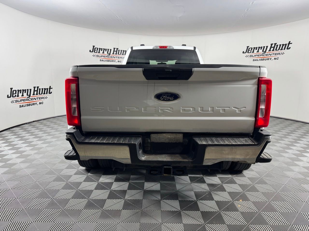 Used 2025 Ford F350 XLT image 8