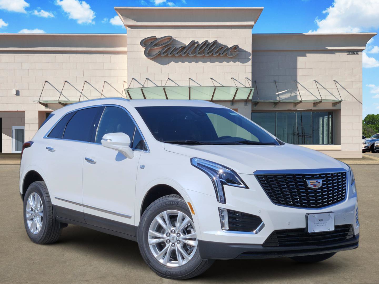 New 2026 Cadillac XT5 Luxury FWD image 1