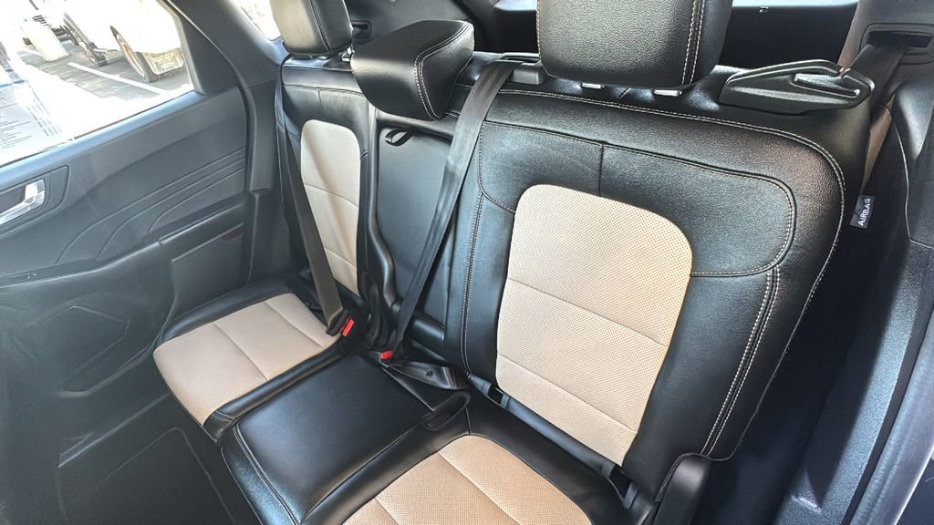 Certified 2022 Ford Escape Titanium w/ Titanium Elite Package image 23