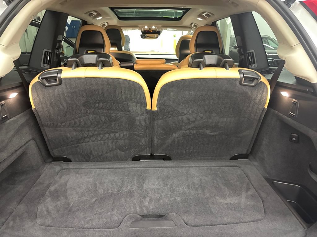 Used 2016 Volvo XC90 T6 Momentum w/ Momentum Plus Package AWD/4WD image 17