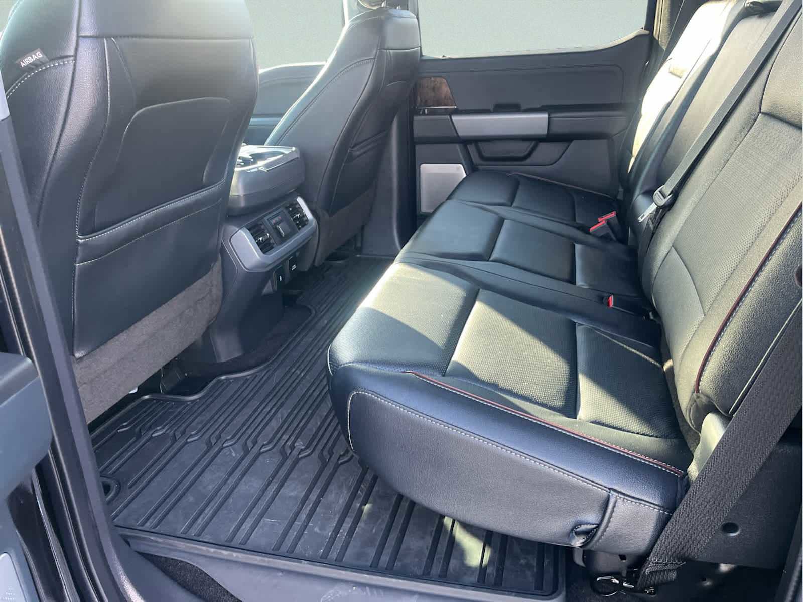 Used 2022 Ford F150 Lariat w/ Equipment Group 502A High image 26