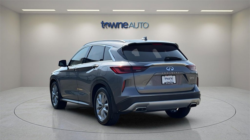 Used 2022 INFINITI QX50 Essential image 3