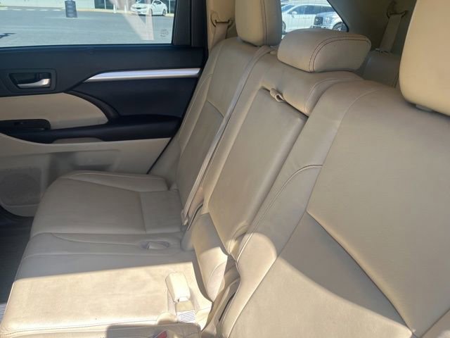Used 2016 Toyota Highlander XLE image 11