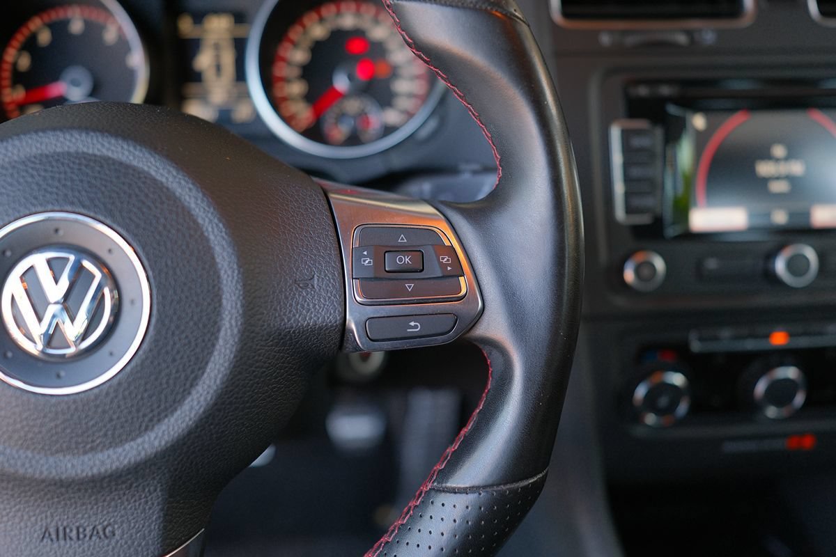 Used 2011 Volkswagen GTI 4-Door FWD image 19