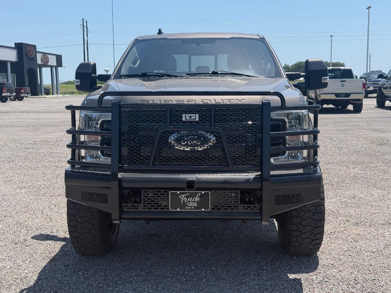 Used 2019 Ford F350 Lariat w/ Lariat Value Package AWD/4WD image 2