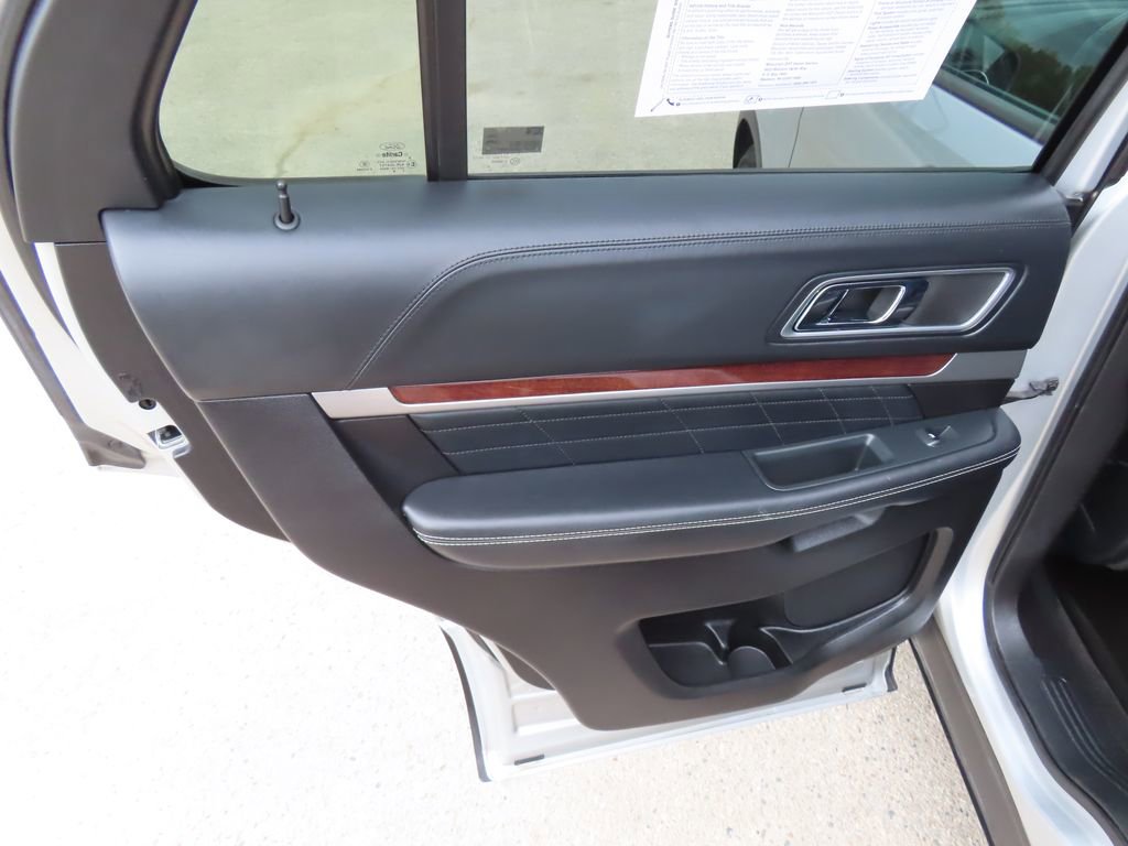 Used 2017 Ford Explorer Platinum AWD/4WD image 28