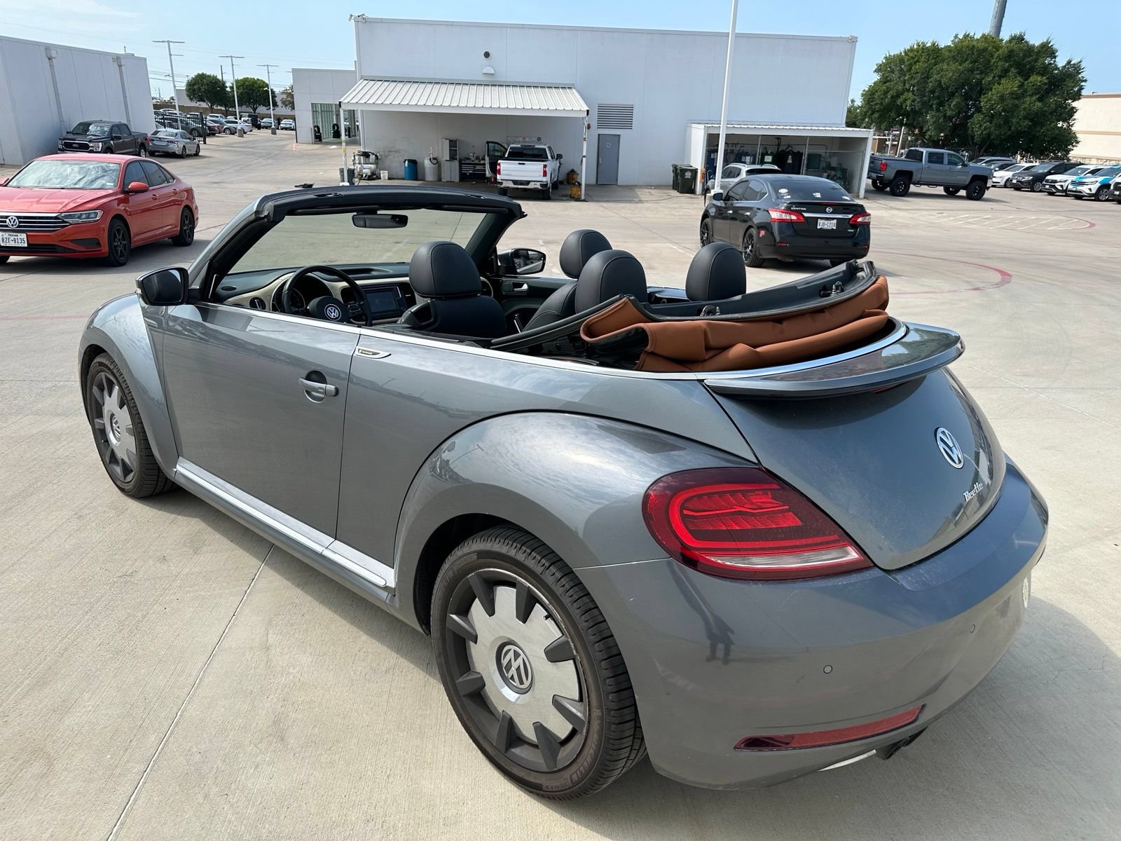 Used 2019 Volkswagen Beetle 2.0T Final Edition SEL FWD image 10