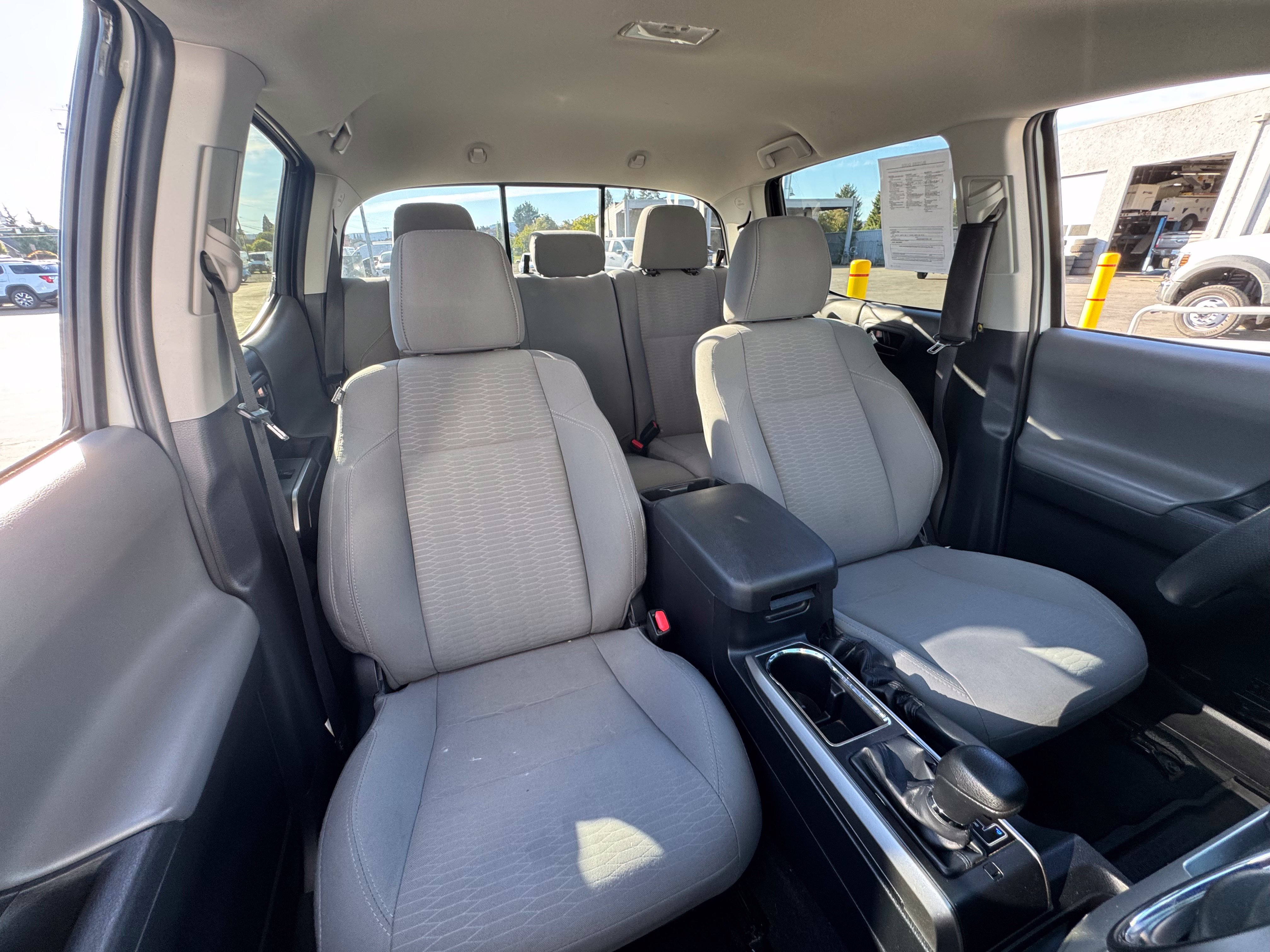 Used 2019 Toyota Tacoma SR5 AWD/4WD image 25