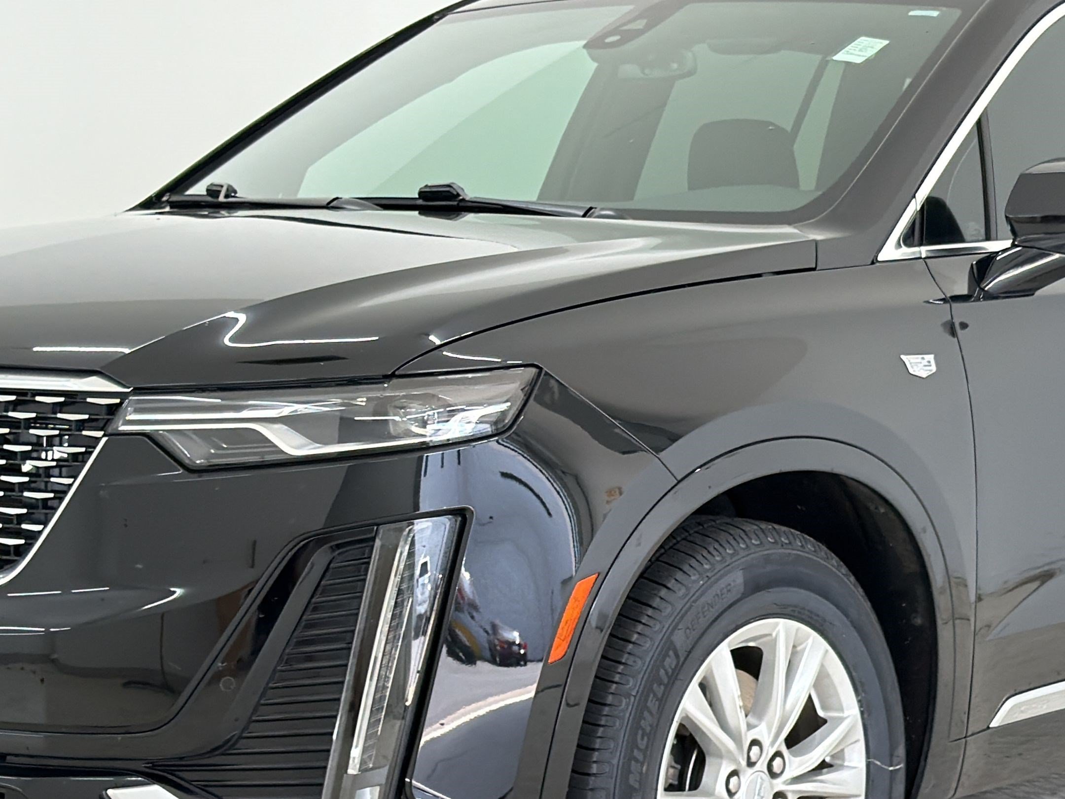 Used 2025 Cadillac XT6 Luxury FWD image 12