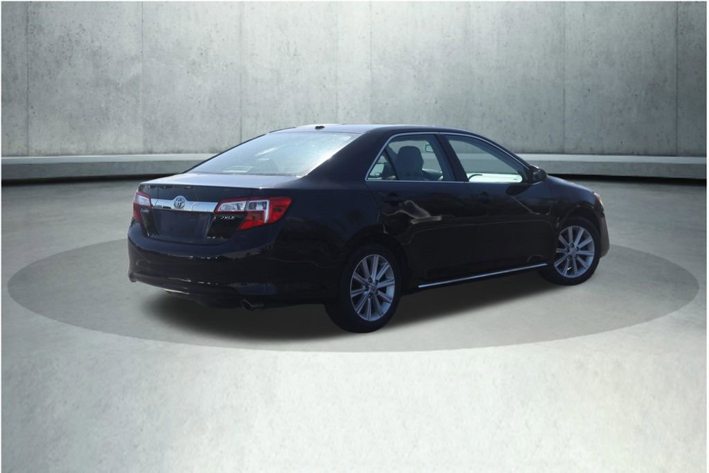 Used 2014 Toyota Camry XLE w/ Leather Package FWD image 23
