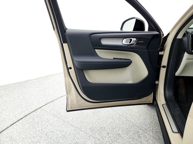 New 2026 Volvo XC40 B5 Ultra w/ Climate Package image 24