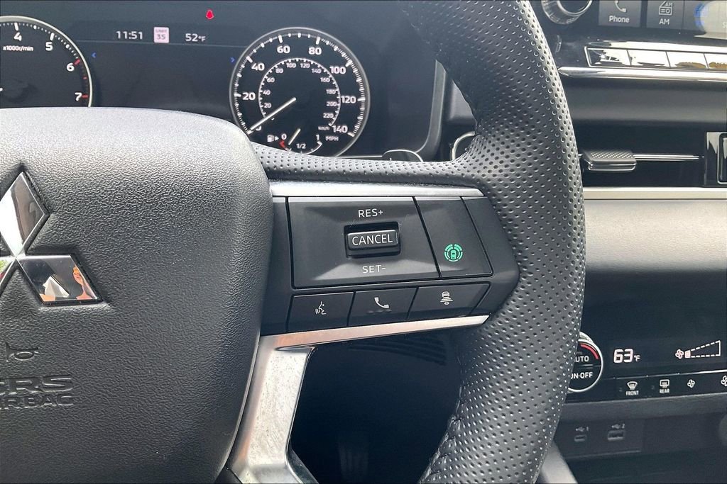 Used 2023 Mitsubishi Outlander SE AWD/4WD image 18