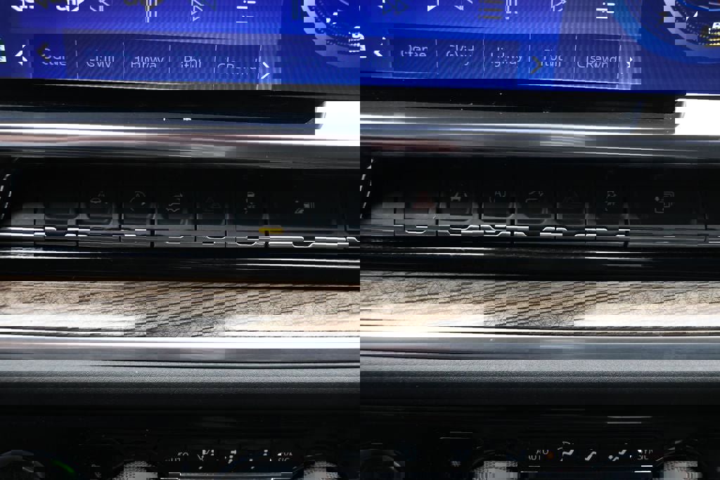 Used 2023 Chevrolet Silverado 1500 LT image 26