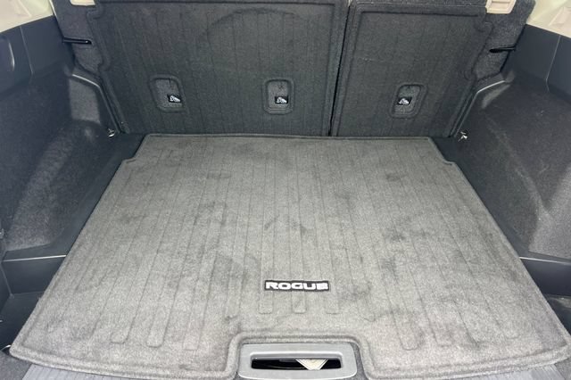 Used 2023 Nissan Rogue SV w/ SV Premium B Package FWD image 19