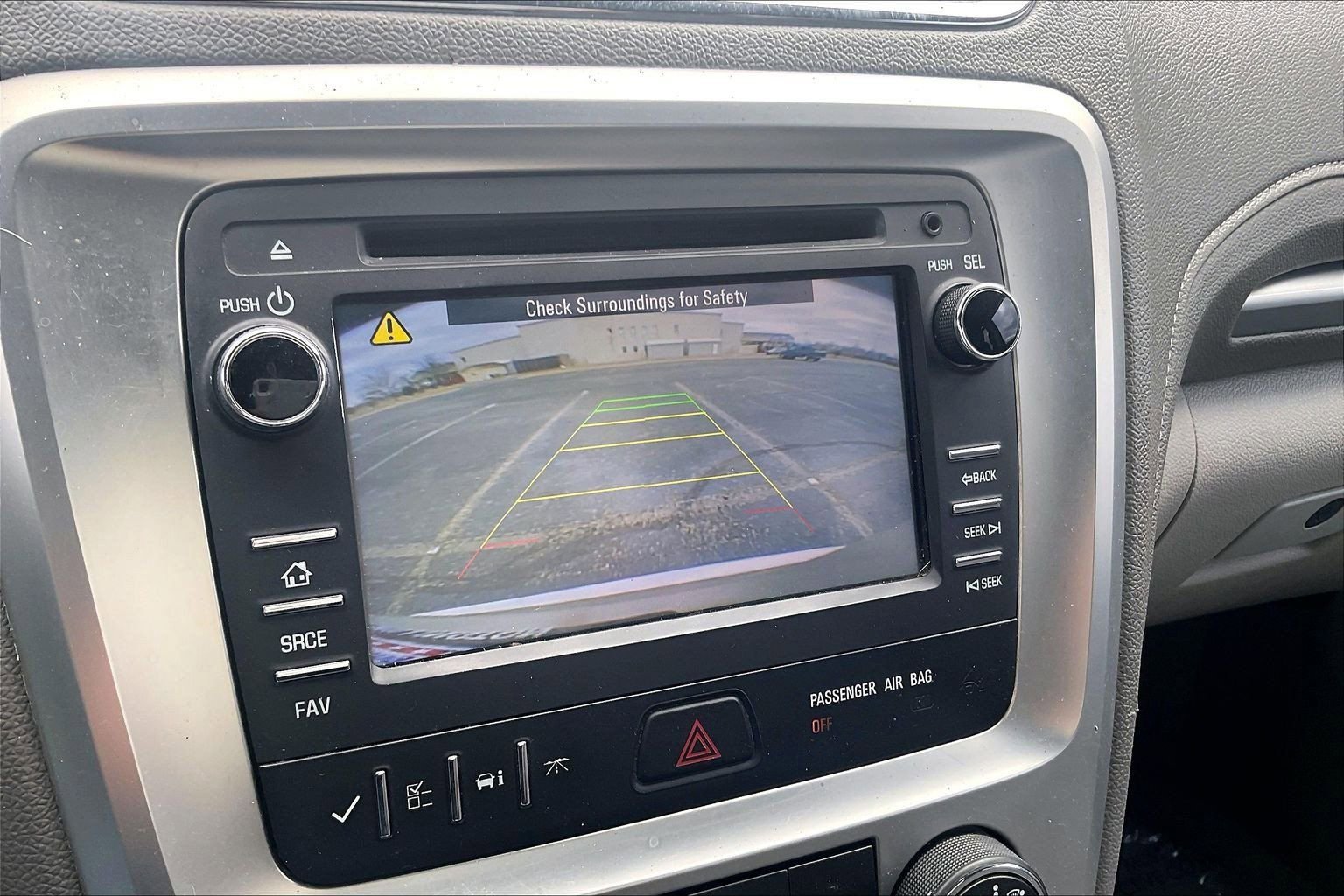 Used 2013 GMC Acadia SLE image 25