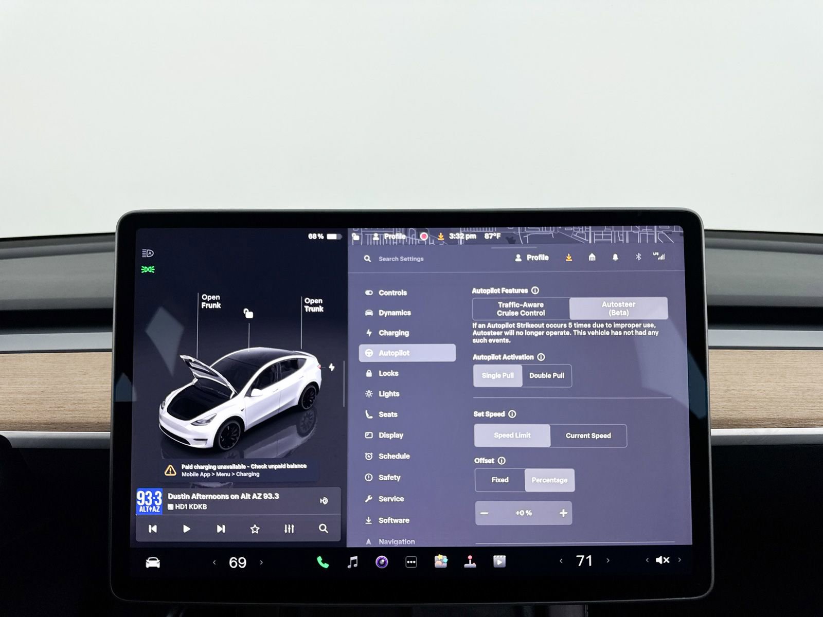 Used 2024 Tesla Model Y Performance image 9