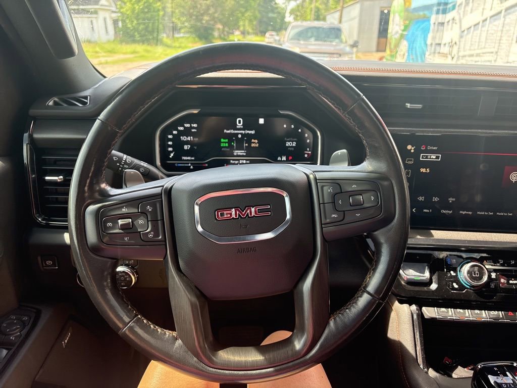 Used 2022 GMC Sierra 1500 AT4 w/ AT4 Premium Package AWD/4WD image 17