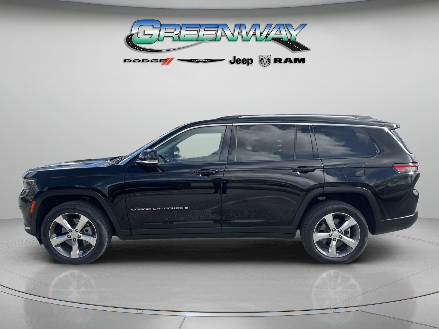 Used 2022 Jeep Grand Cherokee L Limited AWD/4WD image 2